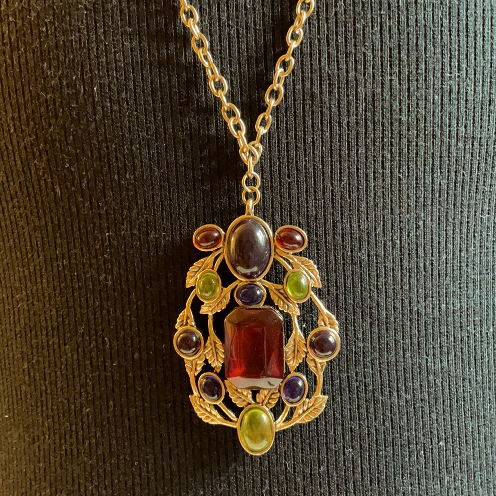 🌟 Golden medallion pendant necklace